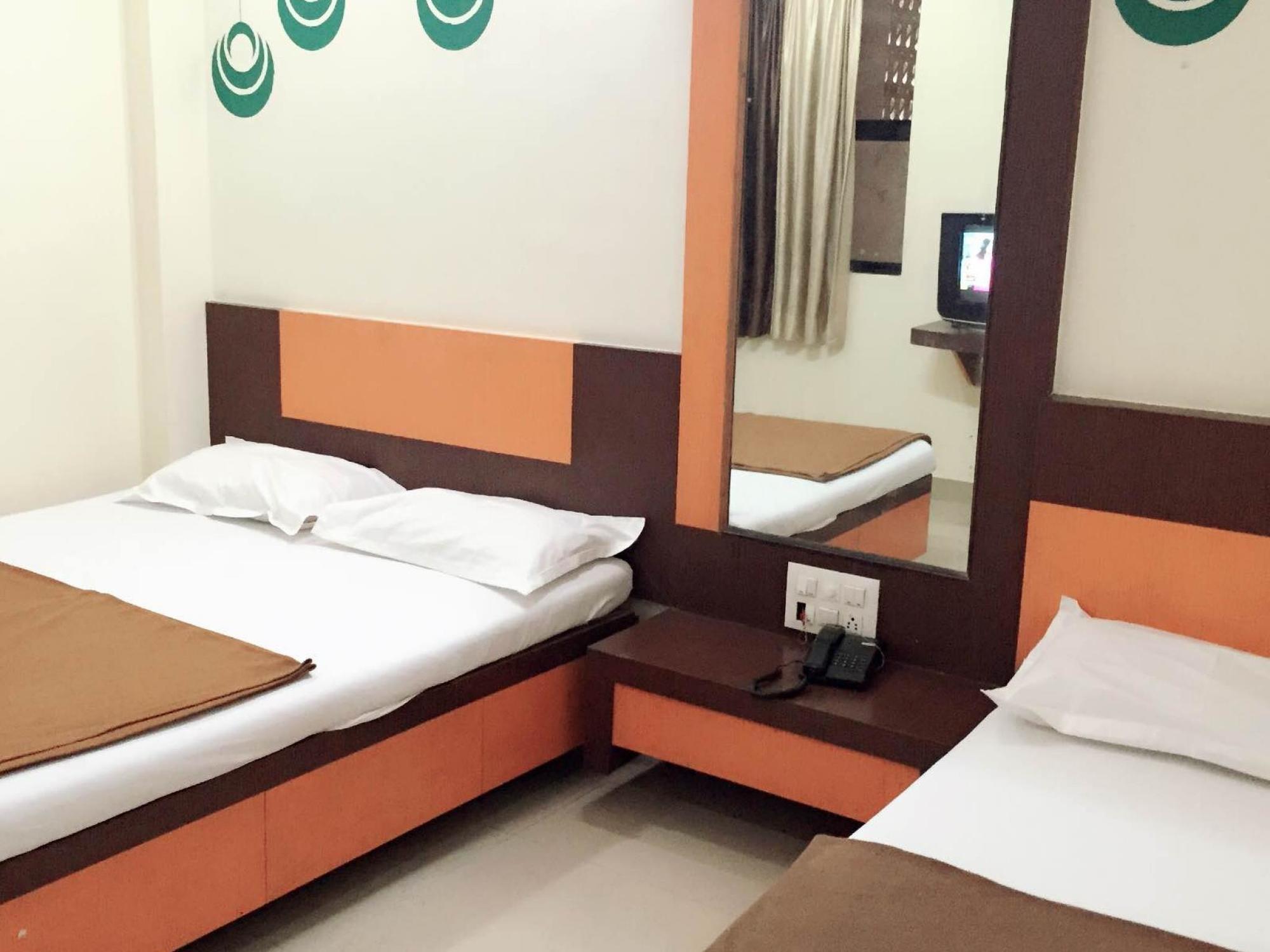Hotel Disha Palace Shirdi Ngoại thất bức ảnh