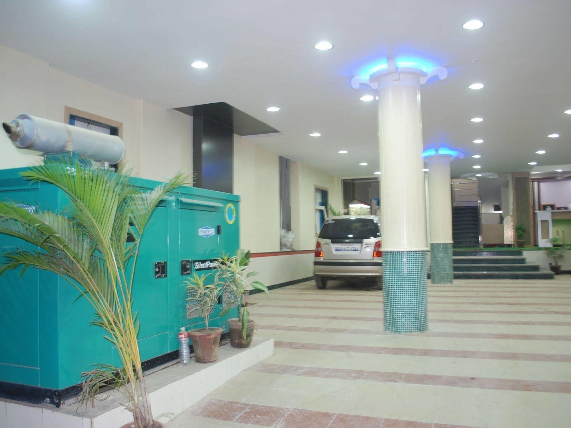 Hotel Disha Palace Shirdi Ngoại thất bức ảnh