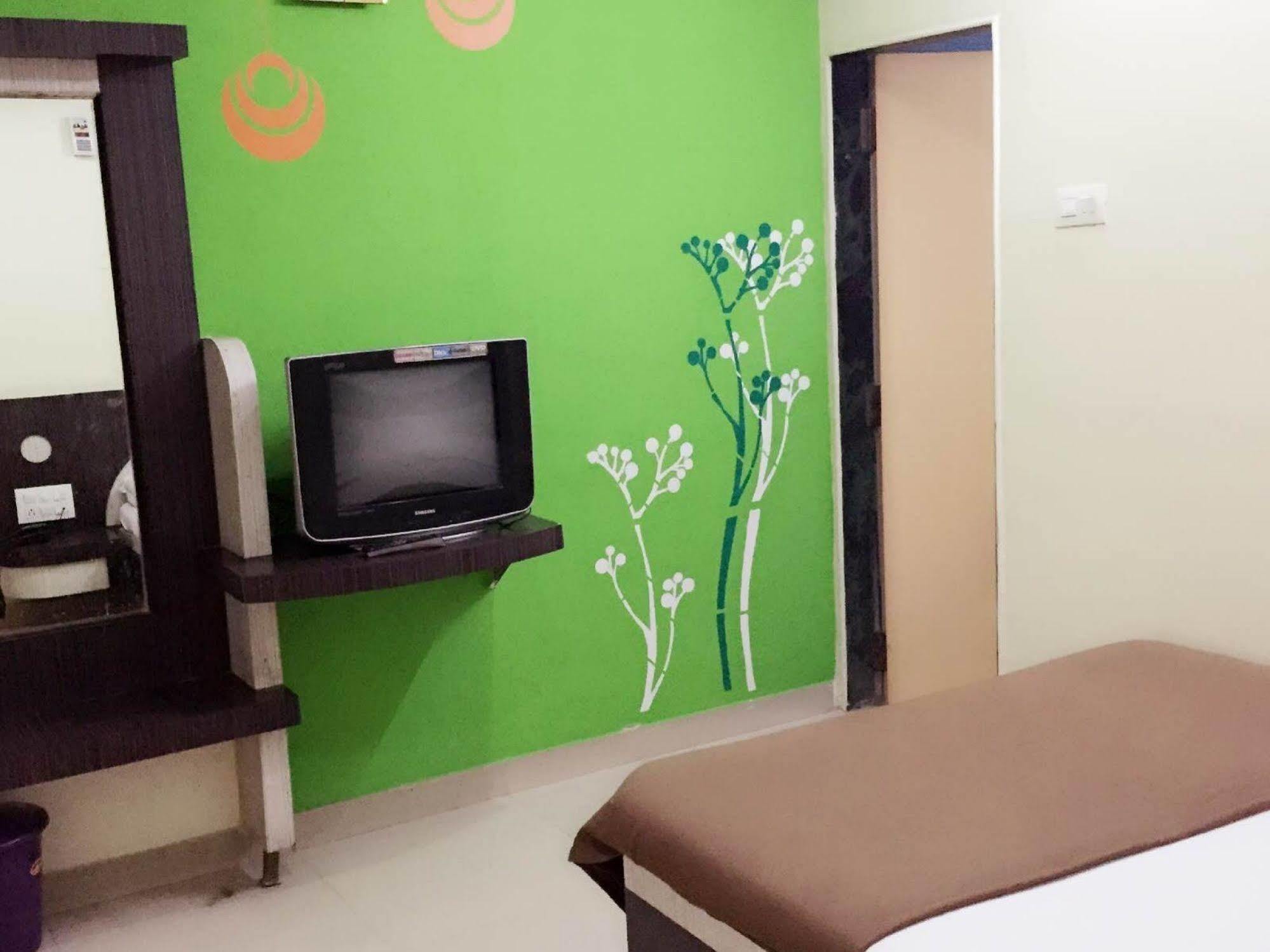 Hotel Disha Palace Shirdi Ngoại thất bức ảnh