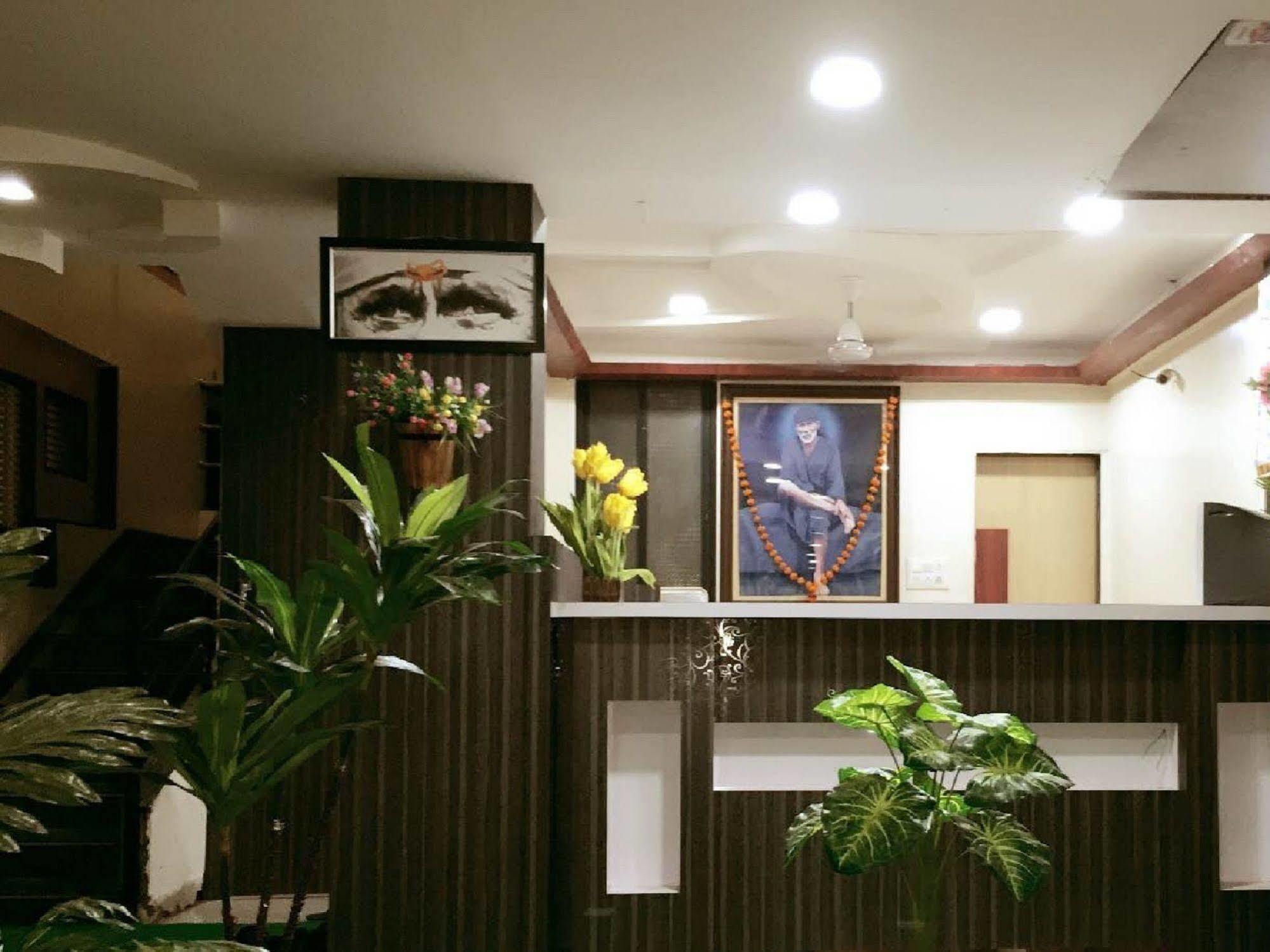 Hotel Disha Palace Shirdi Ngoại thất bức ảnh