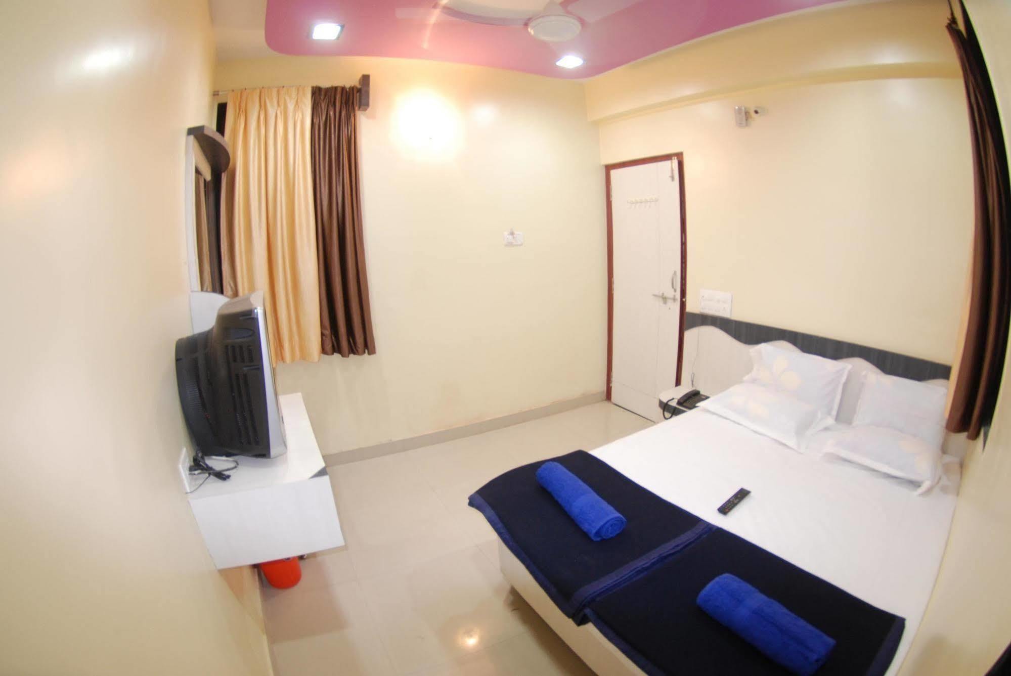 Hotel Disha Palace Shirdi Ngoại thất bức ảnh