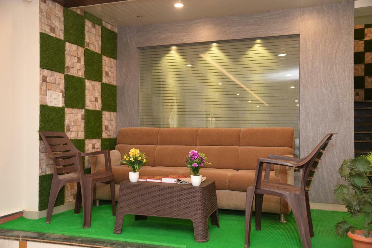 Hotel Disha Palace Shirdi Ngoại thất bức ảnh