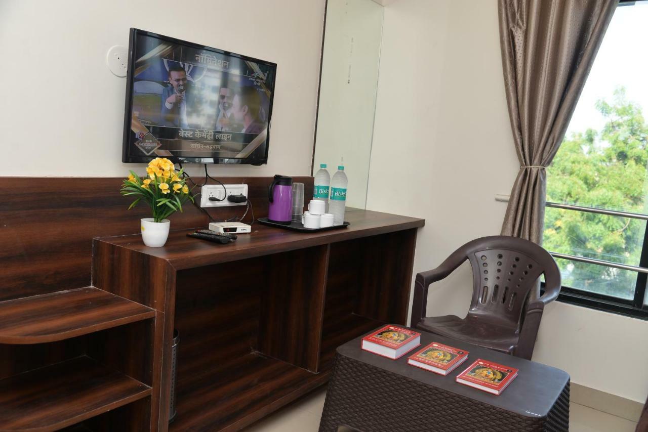 Hotel Disha Palace Shirdi Ngoại thất bức ảnh