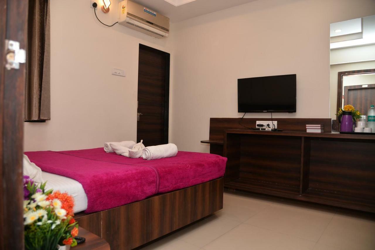 Hotel Disha Palace Shirdi Ngoại thất bức ảnh