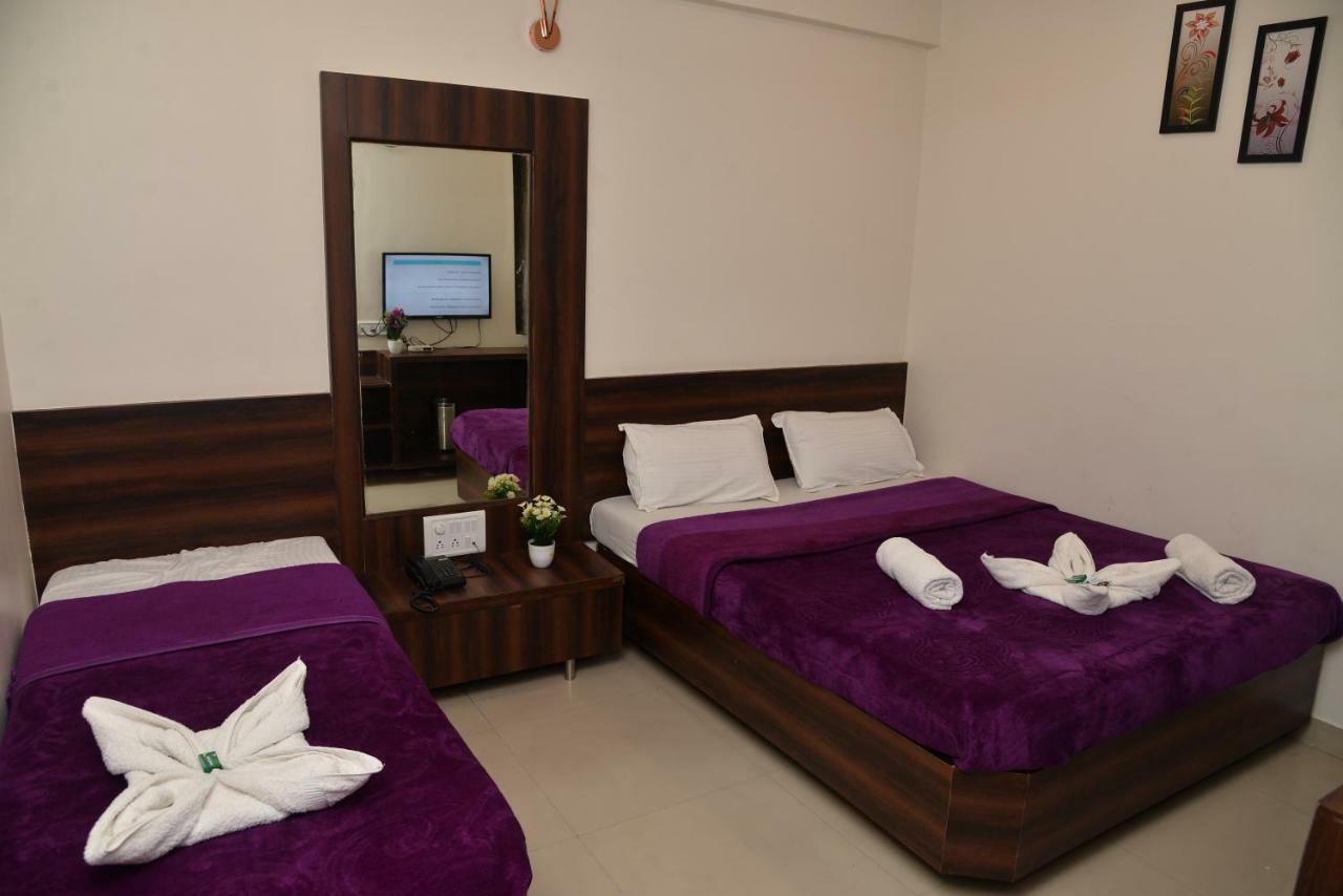 Hotel Disha Palace Shirdi Ngoại thất bức ảnh