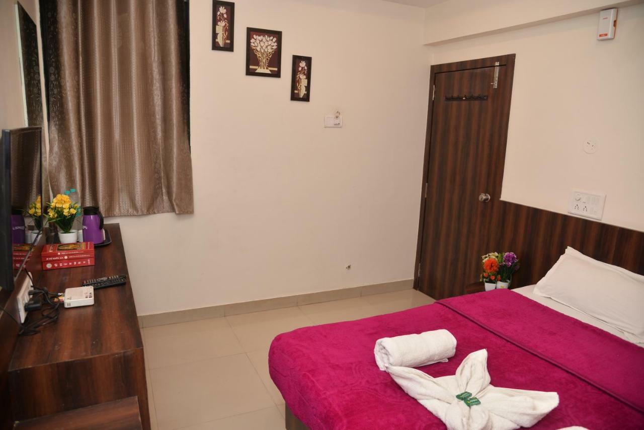 Hotel Disha Palace Shirdi Ngoại thất bức ảnh