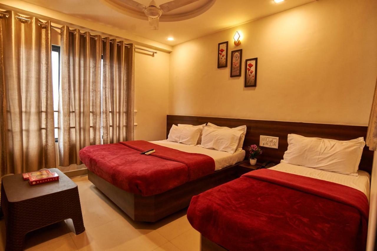 Hotel Disha Palace Shirdi Ngoại thất bức ảnh