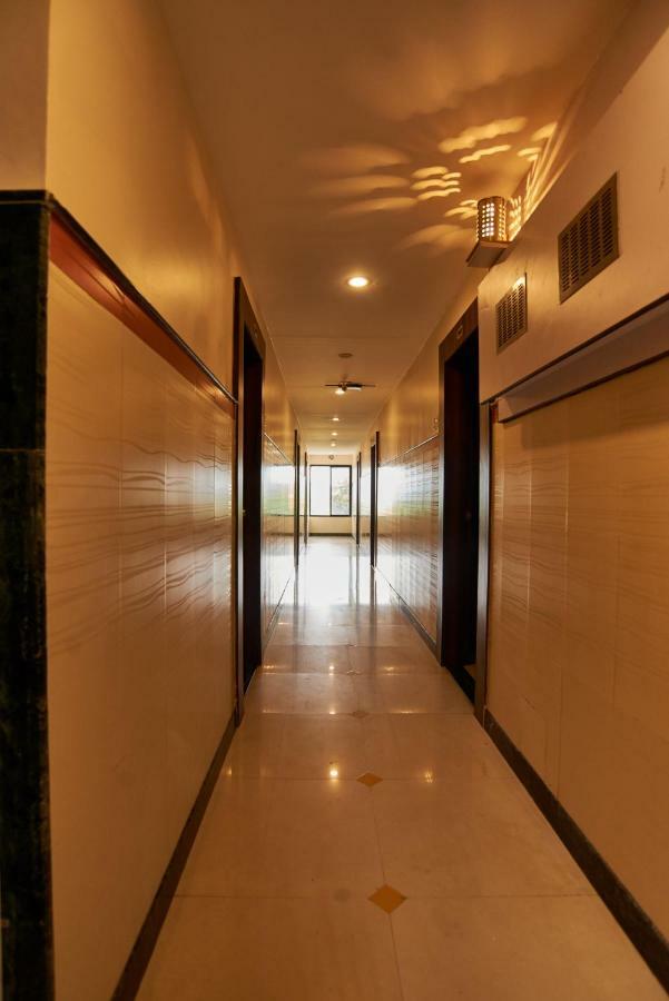 Hotel Disha Palace Shirdi Ngoại thất bức ảnh