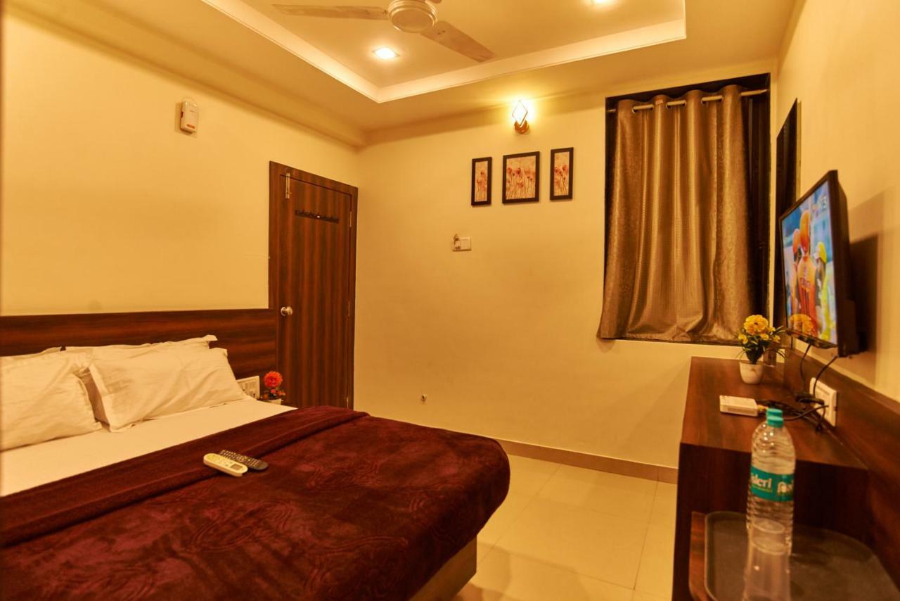 Hotel Disha Palace Shirdi Ngoại thất bức ảnh