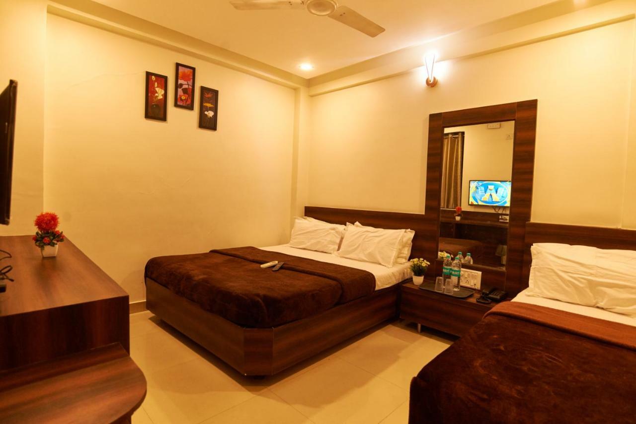 Hotel Disha Palace Shirdi Ngoại thất bức ảnh